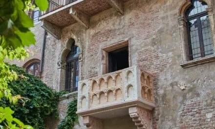 Juliet House Courtyard: free or paid admission?