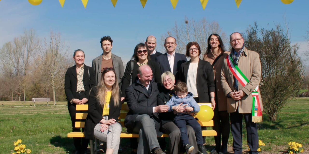 Castel D’Azzano: a yellow bench for endometriosis awareness