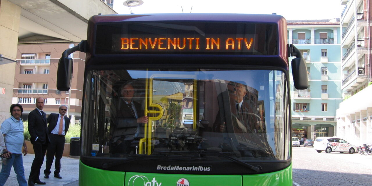 The summer bus timetable starts in Verona. New features include contactless payment on the bus line 199 Station-Airport 