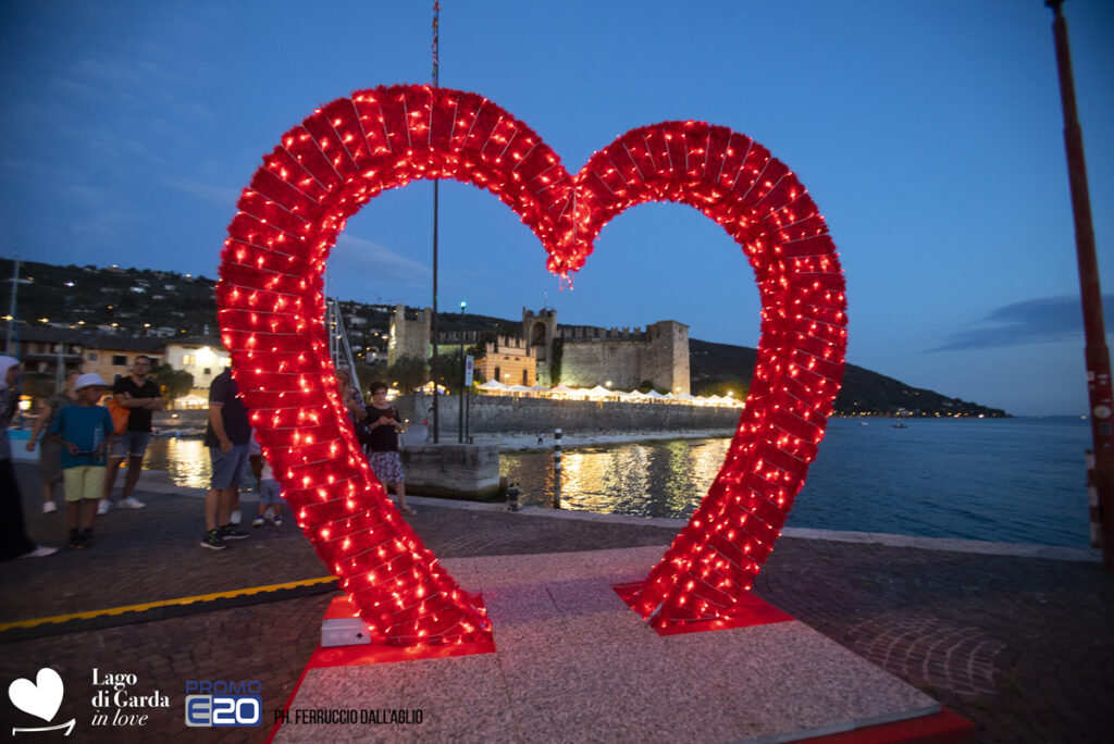 lago di garda in love