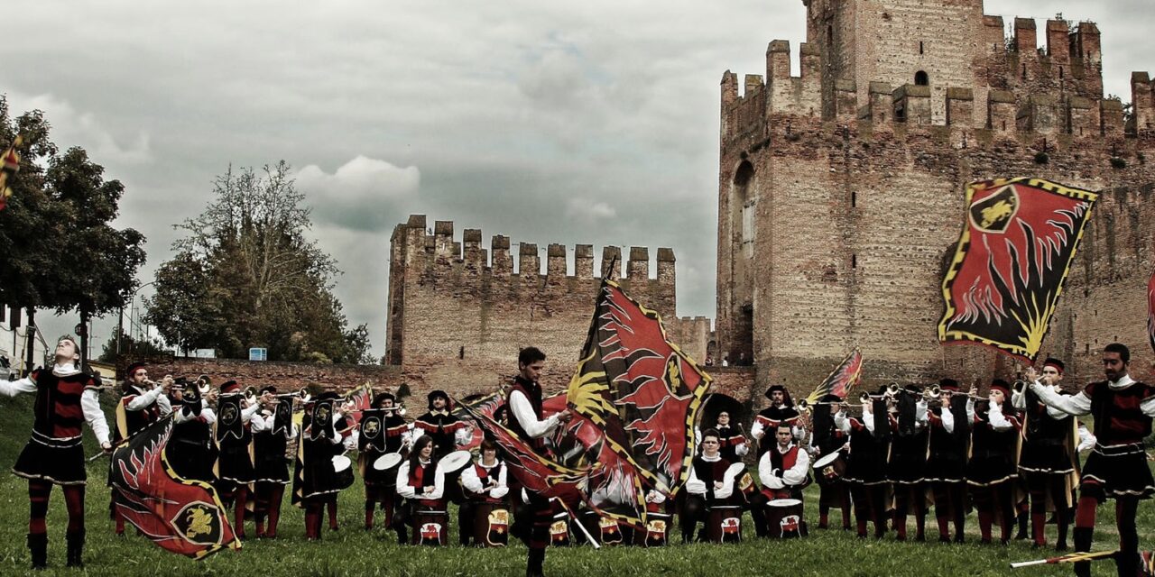 Flag-wavers from all over Italy gather in Montagnana for the Tenzone Aurea