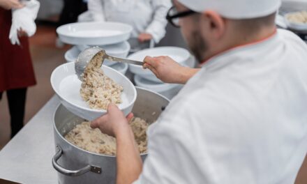 The biggest event dedicated to Italian risotto proceeds in the province of Verona: the Isola della Scala Rice Fair