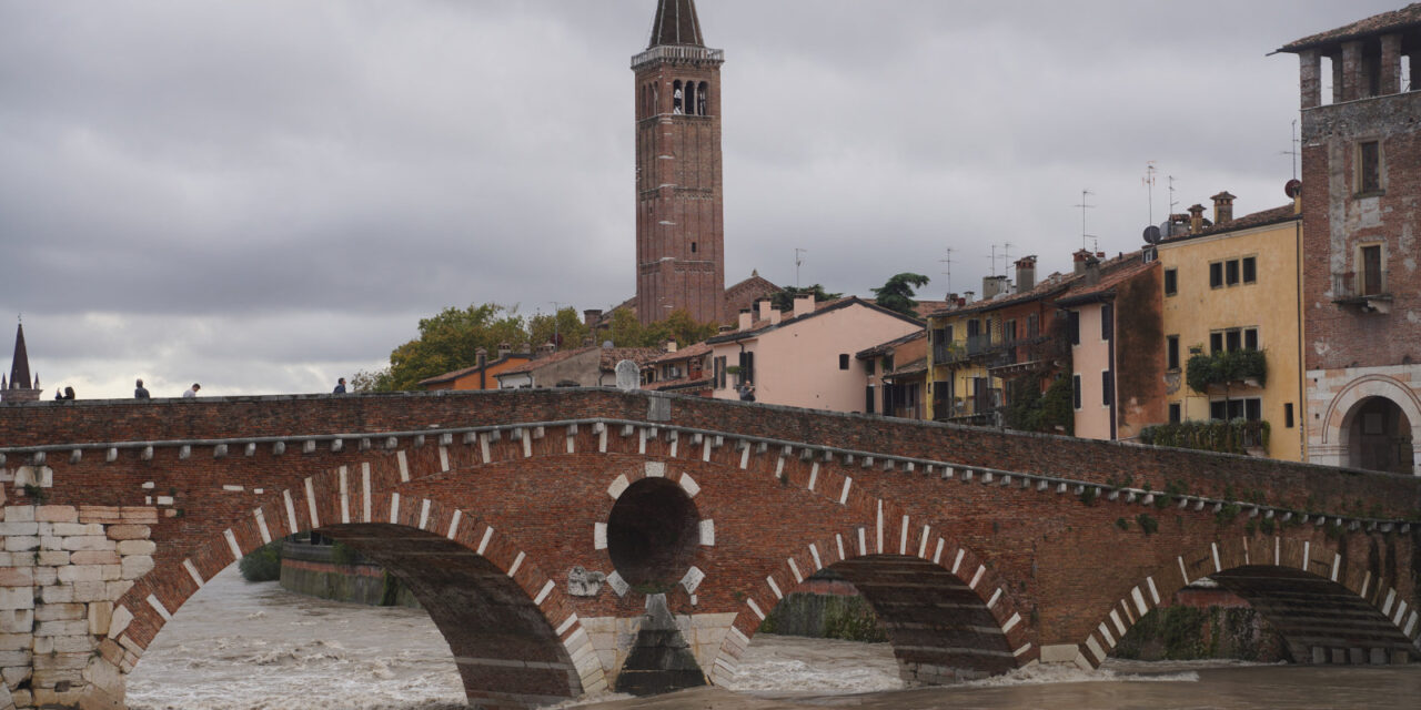 Adige river under observation. Bridges and schools closed in Verona and in Veneto Region