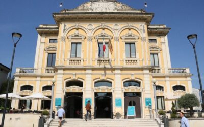 University of Verona students get into the theater for free