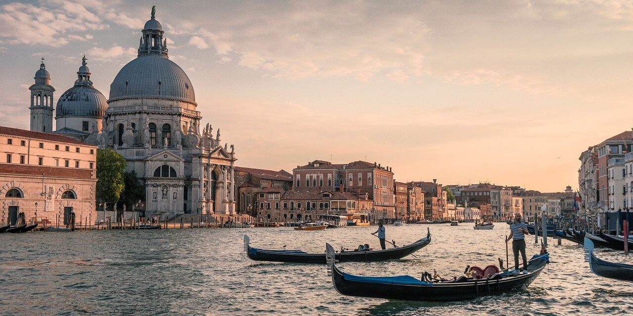 To enter Venezia, you must pay five euros. The city has planned 29 days during which a ticket is required to enter the lagoon