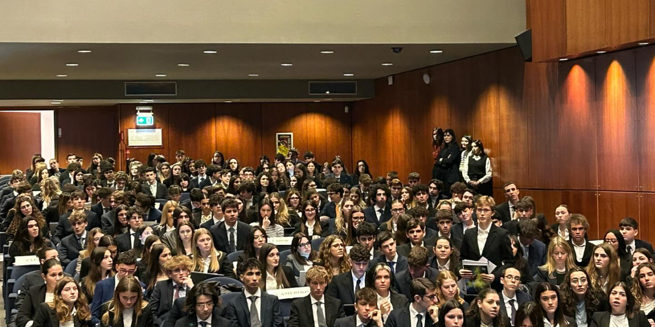 Young students became ambassadors for a day thanks to the Italy Model United Nations project, which took place in Gran Guardia