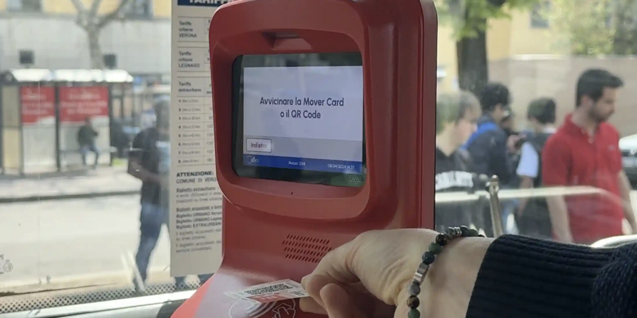 The new system for validating and paying tickets on buses in Verona goes live