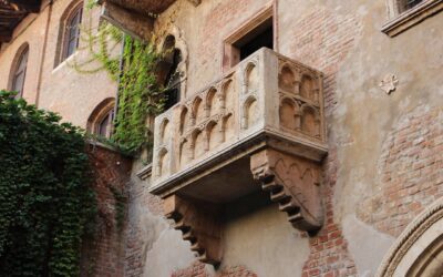 The Shakespeare Walk in the historic center of Verona narrates the works of the greatest playwright